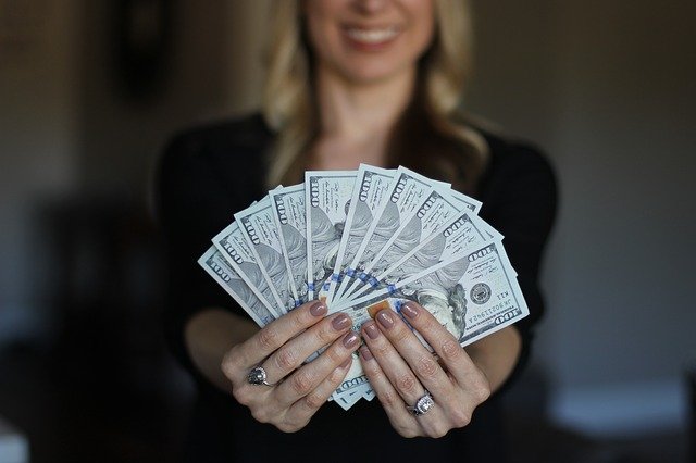お金を拾うジンクスのスピリチュアルな意味を知ろう!金運上昇のサイン・恋愛成就の前兆・ お金に好かれる習慣